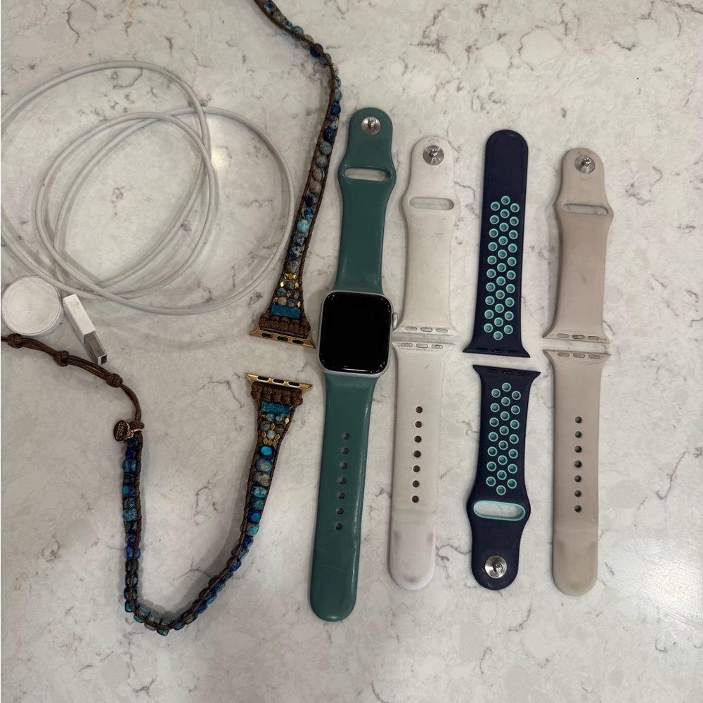 Apple SE GEN 2 cellular watch